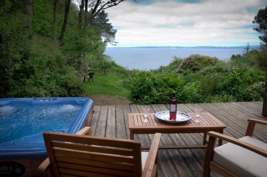 Bed and Breakfast Les Fous De Bassans Poullan-sur-Mer Exterior foto
