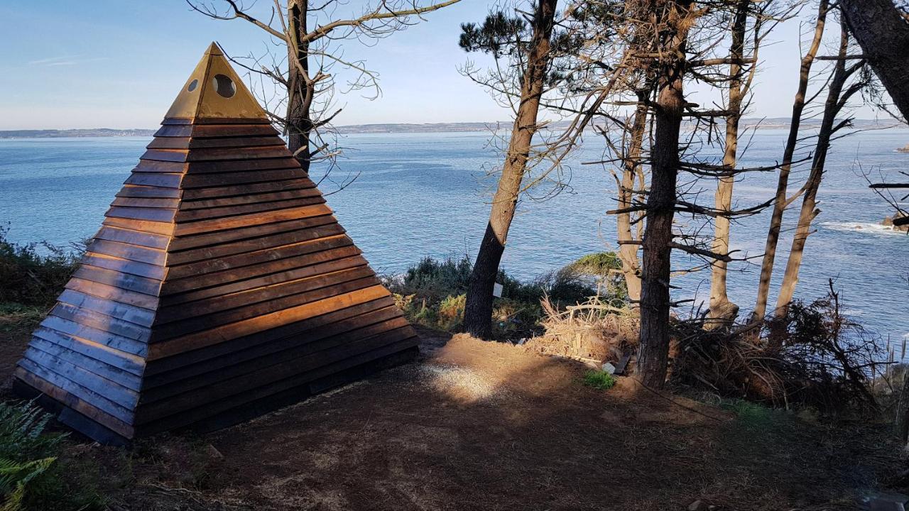 Bed and Breakfast Les Fous De Bassans Poullan-sur-Mer Exterior foto